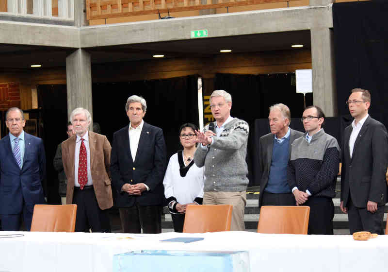 Ministrene samlet til pressekonferanse etter det åttende ministermøtet i Arktisk råd i Kiruna, Sverige, 15. mai 2013. Foto: ACS.