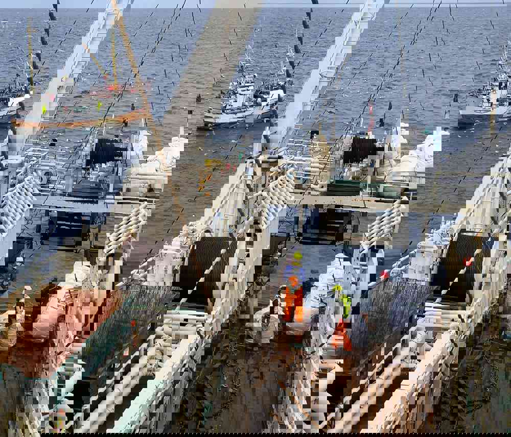 Fiskeridirektoratet på et av sine tokt for å finne redskap mistet på havet. Foto: Hans Jørgen Kjenes/Fiskeridirektoratet.