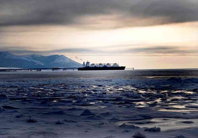 LNG-skip på veg gjennom Nordaustpassasjen. Foto: Gazprom.