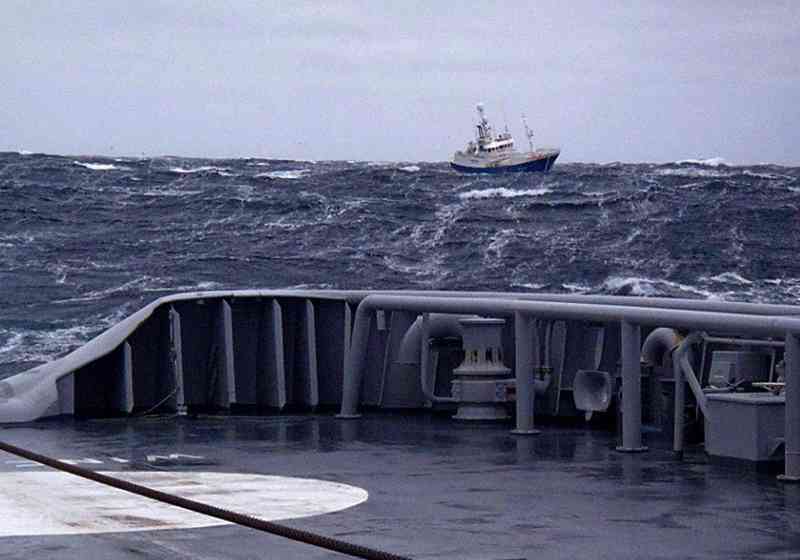 KV Harstad på oppdrag i Barentshavet. Foto: Kystvakten.