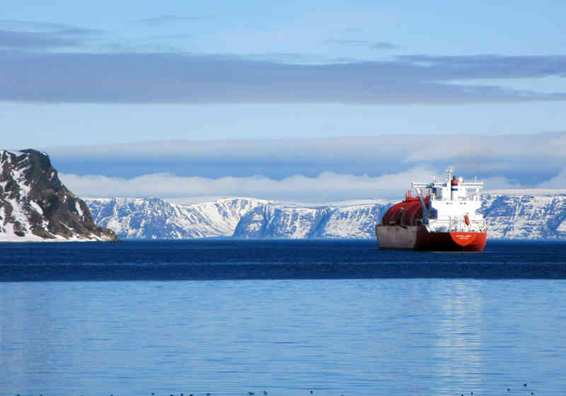 LNG-skip ved Finnmarkskysten. Foto: Vigdis Nygaard/Norut.