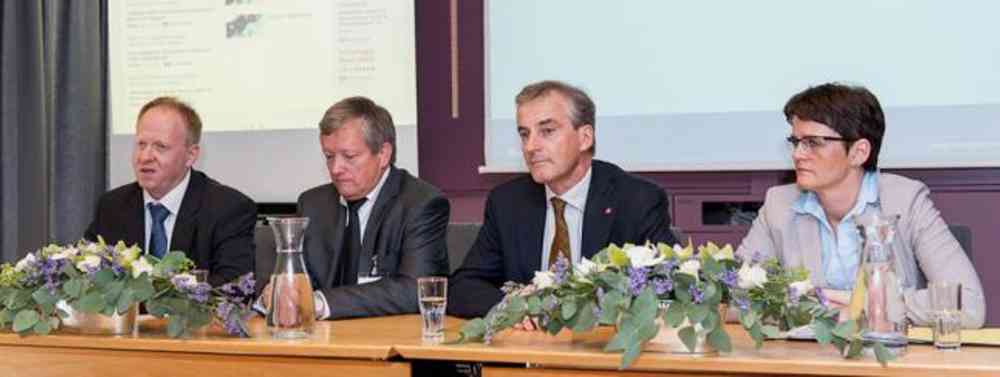 Fra pressekonferanse i forbindelse med lansering av BarentsWatch. Fra venstre Frode Kjersem, Lidvard Måseide, Jonas Gahr Støre og Lisbeth Hansen