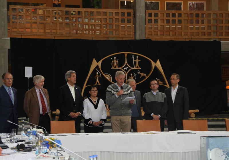 De åtte medlemslandene i Arktisk råd samlet i Kiruna 15. mai 2013. Foto: Utenriksdepartementet.