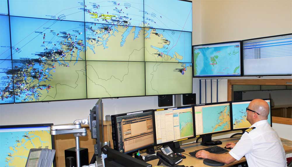 Den nye analyseenheten er plassert sammen med Vardø trafikksentral. Foto: Kystverket.